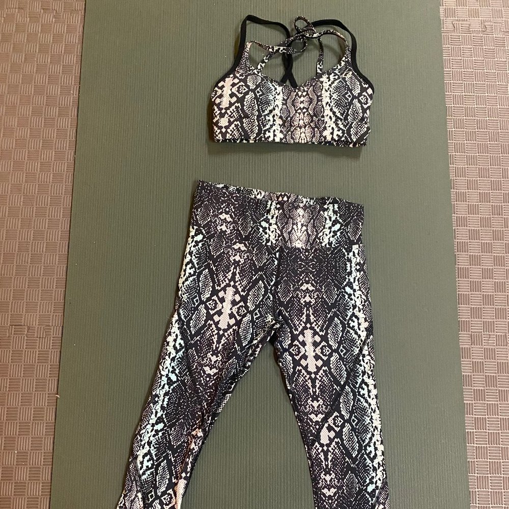 Lorna Jane Snake Python Set - Leggings And Crop B… - image 1